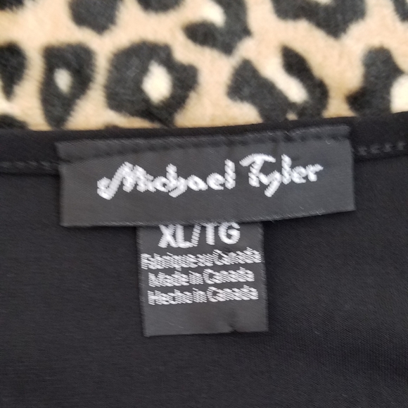 Michael Tyler Top Blue Black White, Dolman Sleeve - Picture 5 of 5